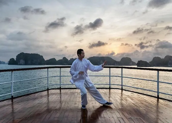 Emeraude Classic Cruises Khách sạn Hạ Long