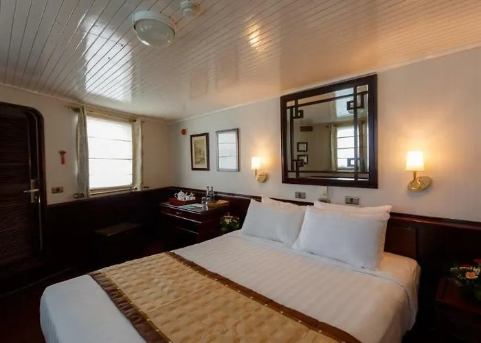 Emeraude Classic Cruises Hạ Long
