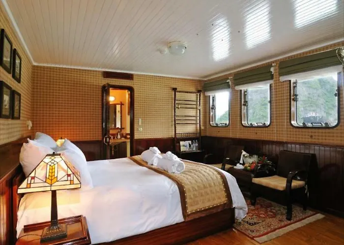 Emeraude Classic Cruises Khách sạn