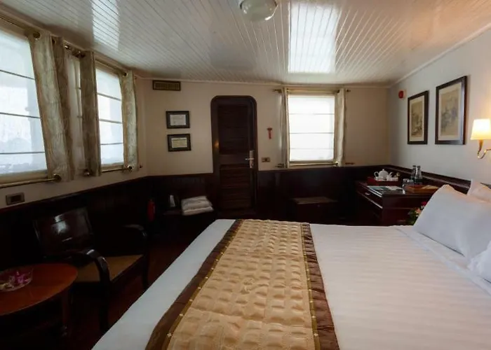 Emeraude Classic Cruises Hạ Long